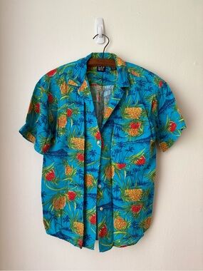 Vintage GAP Men’s Blue Tropical Pineapple Short-Sleeve Shirt
